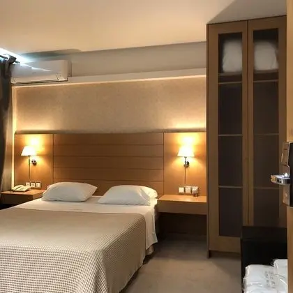 Tek Büyük Yataklı Oda