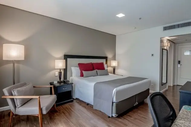 Deluxe Tek Büyük Yataklı Oda