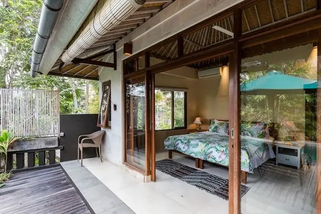 Deluxe Villa, 2 Yatak Odası, 2 Banyolu, Havuz Manzaralı (Private Avanti)