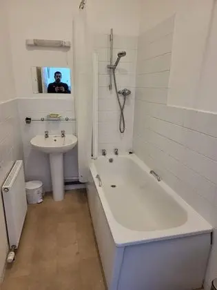 Tek Büyük Yataklı Oda, Banyolu/Duşlu