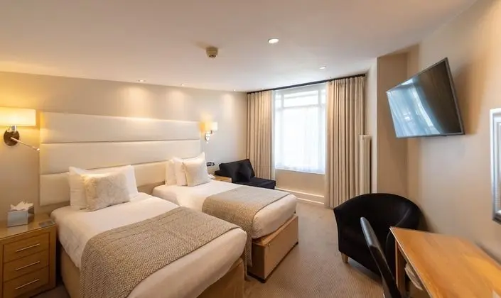 Tek Büyük veya İki Ayrı Yataklı Oda