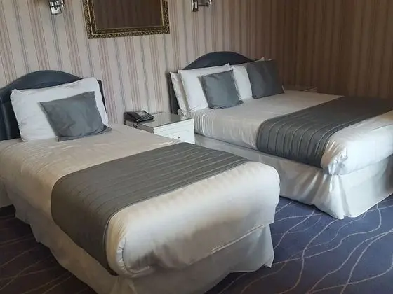 İki Ayrı Yataklı Oda, Banyolu/Duşlu