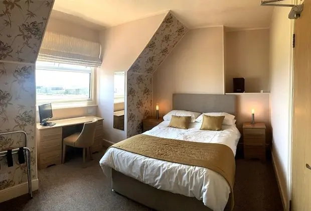 Classic Tek Büyük Yataklı Oda, Banyolu/Duşlu, Deniz Manzaralı (Room 9-Second Floor)