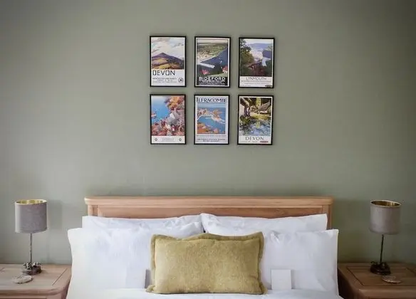 Tek Büyük Yataklı Oda (Soft Green Room)
