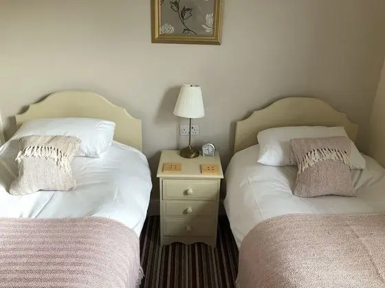 İki Ayrı Yataklı Oda, 2 Tek Kişilik Yatak
