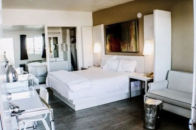 1 King Bed, Accessible, Refrigerator & Microwave