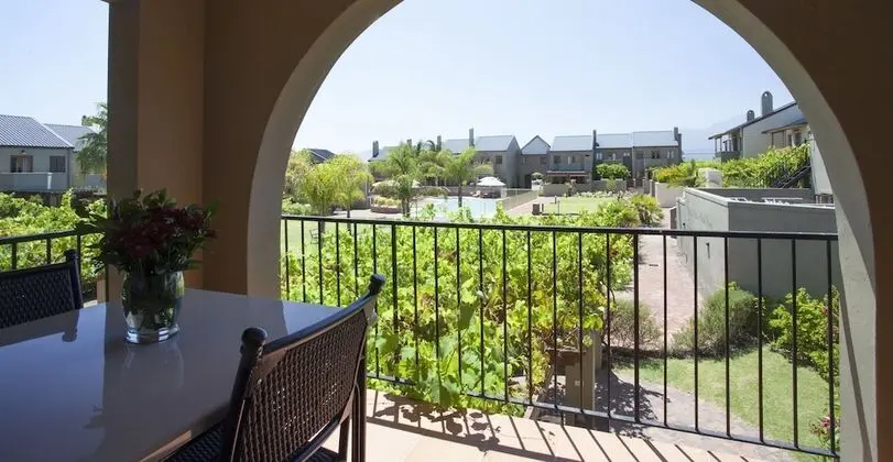 Standard Apart Daire, 2 Yatak Odası, Balkon, Bahçeli