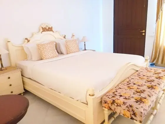 Honeymoon Tek Büyük Yataklı Oda