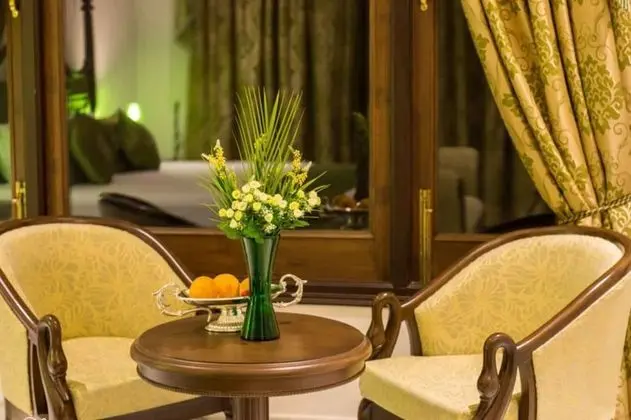 Luxury Tek Büyük Yataklı Oda
