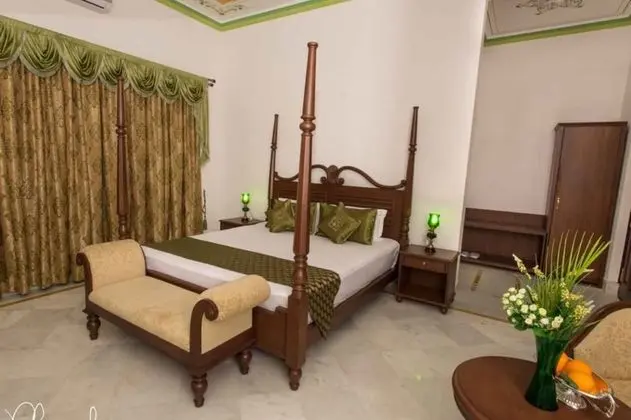 Luxury Tek Büyük Yataklı Oda