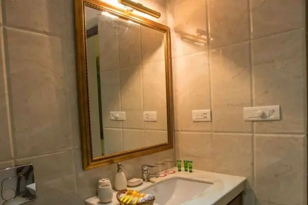 Luxury Tek Büyük Yataklı Oda