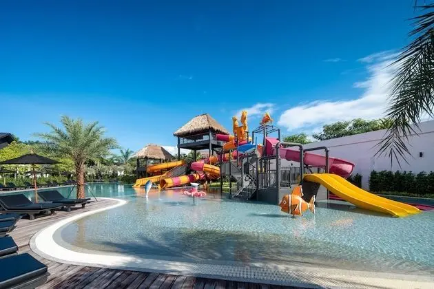 Deluxe Room with Water Park Ticket