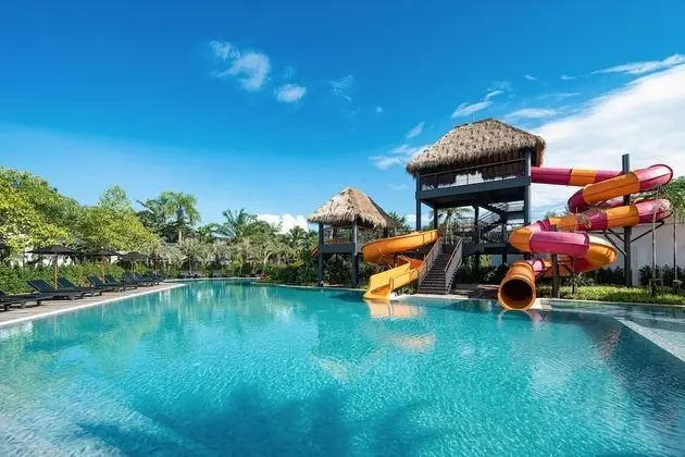 Deluxe Room with Water Park Ticket