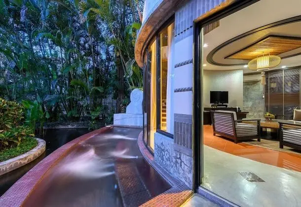 Grand Villa