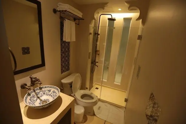 Deluxe King Room