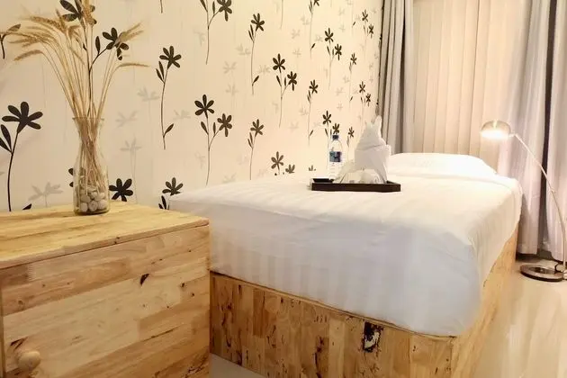 Ortak Ranzalı Oda, Sadece kadınlar için, Sigara İçilmez, Şehir Manzaralı