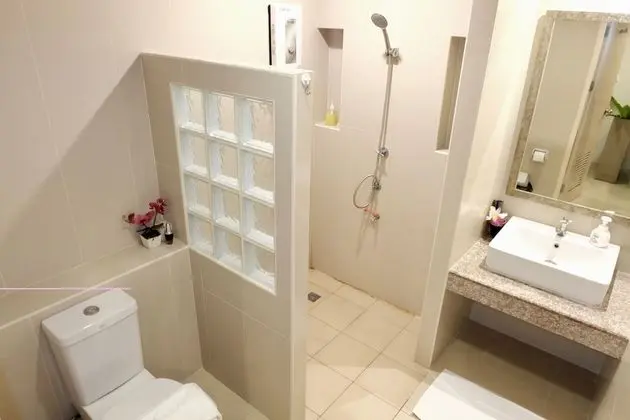 Ortak Ranzalı Oda, Sadece kadınlar için, Sigara İçilmez, Şehir Manzaralı