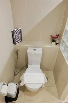Ortak Ranzalı Oda, Sadece kadınlar için, Sigara İçilmez, Şehir Manzaralı
