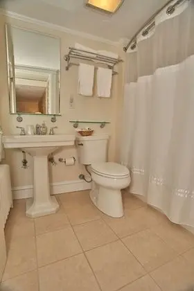 Oda, 1 En Büyük (King) Boy Yatak, Özel Banyo