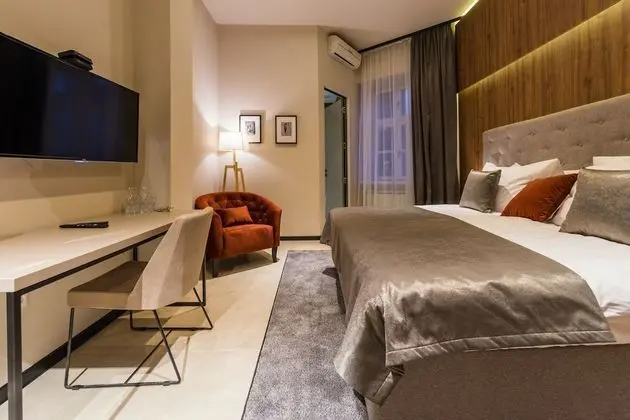 Deluxe Tek Büyük Yataklı Oda