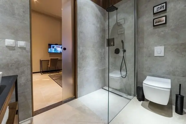 Deluxe Tek Büyük Yataklı Oda