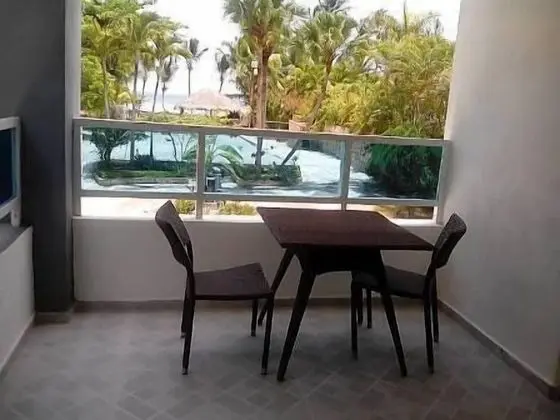 One Bedroom Apartment (Pool View)