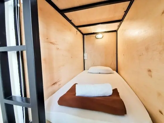 Basic Ortak Ranzalı Oda, Sadece kadınlar için, Ortak Banyo