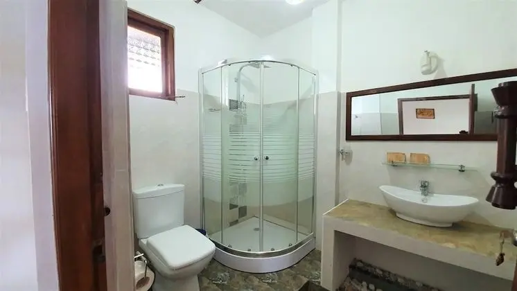 Comfort Üç Kişilik Oda, Bahçe Manzaralı