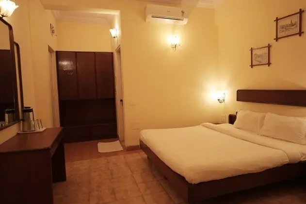 A/C Deluxe Rooms