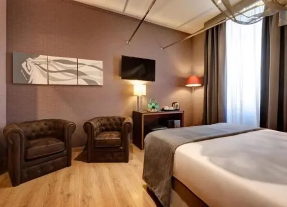 Comfort Tek Büyük veya İki Ayrı Yataklı Oda