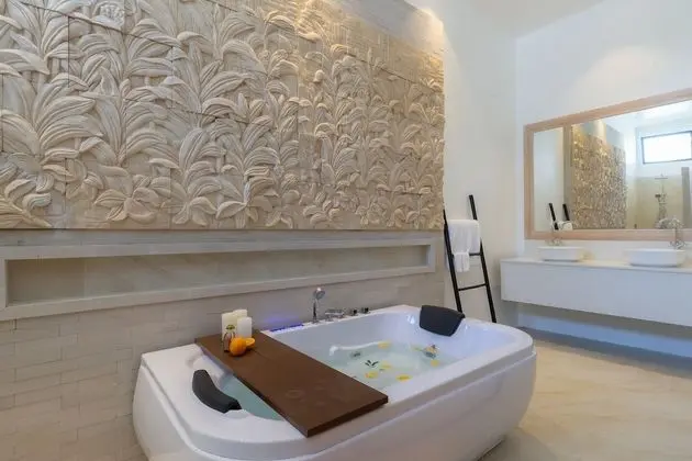Grand Villa