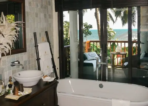 Front Ocean View Suite