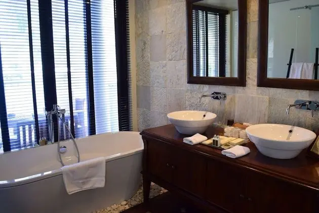 Front Ocean View Suite