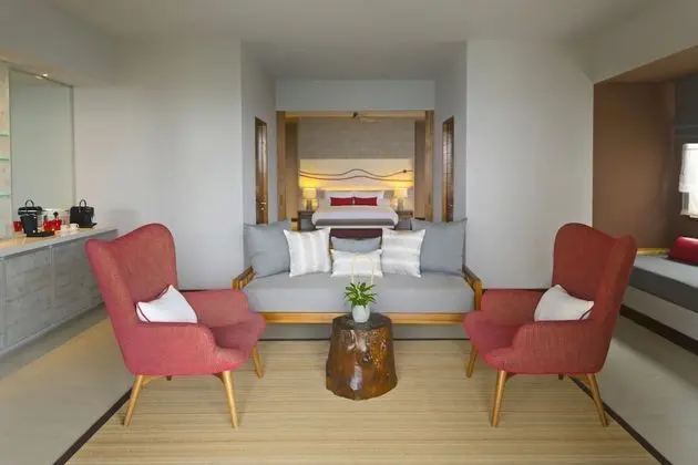 Süit (Beach Suite with Pool)