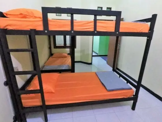 Ortak Ranzalı Oda, Karma Ranzalı Oda