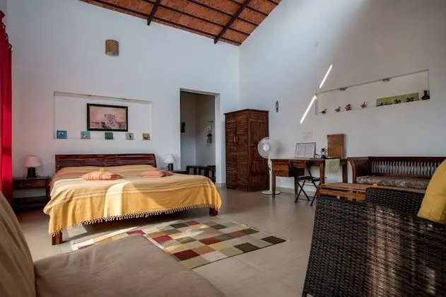 Junior Bungalov, Bahçeli