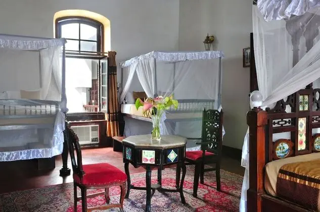 Üç Kişilik Oda