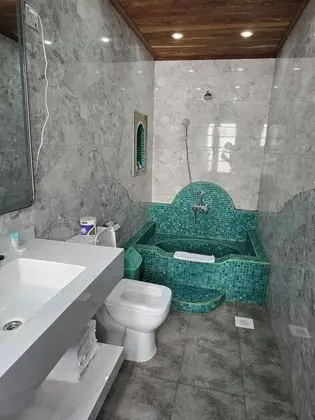 Üç Kişilik Oda