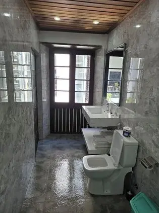 Üç Kişilik Oda