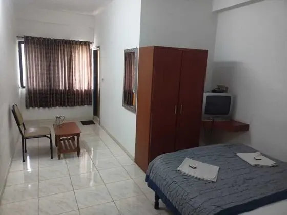 Standard Tek Büyük Yataklı Oda