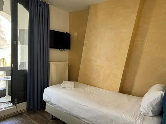 Single Room with Balcony