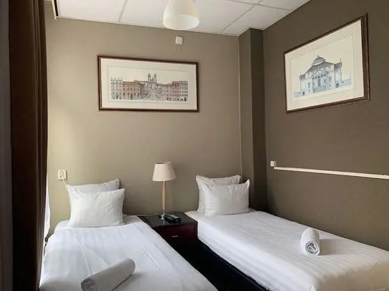 Tek Büyük veya İki Ayrı Yataklı Oda