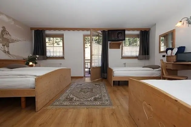 Standard Dört Kişilik Oda, Balkon