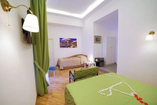 Deluxe Dört Kişilik Oda, 1 Büyük (Queen) Boy Yatak ve Çekyat, Sigara İçilmez, Deniz Manzaralı