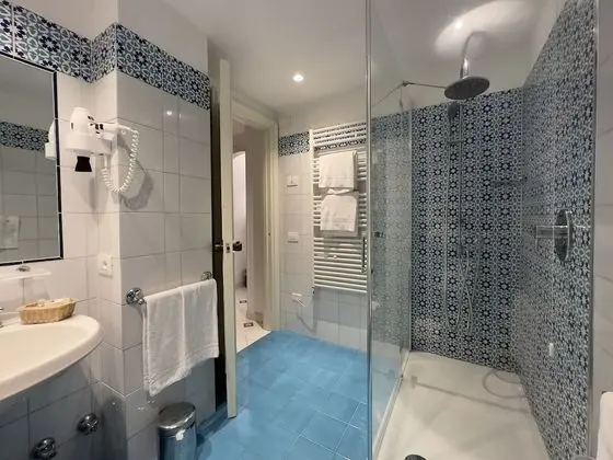 Standard Tek Büyük veya İki Ayrı Yataklı Oda, Balkon
