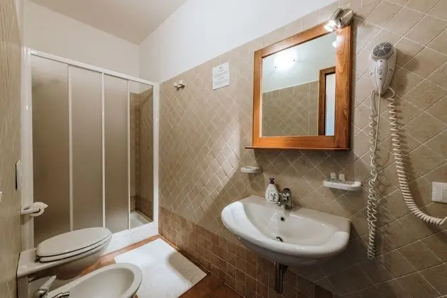 Deluxe Tek Büyük veya İki Ayrı Yataklı Oda (Camera 10)