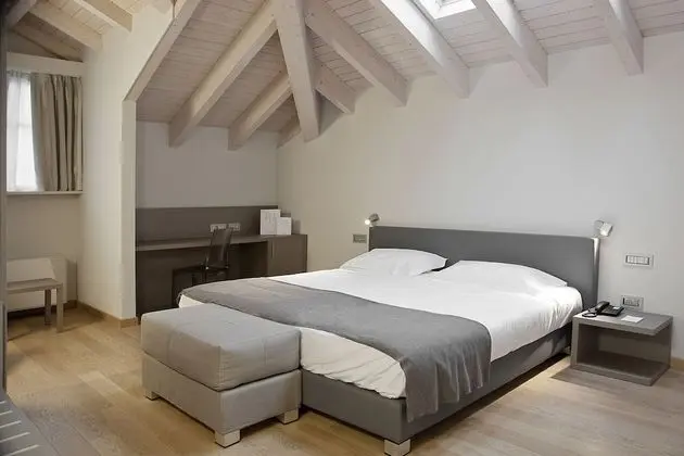 Superior Tek Büyük veya İki Ayrı Yataklı Oda