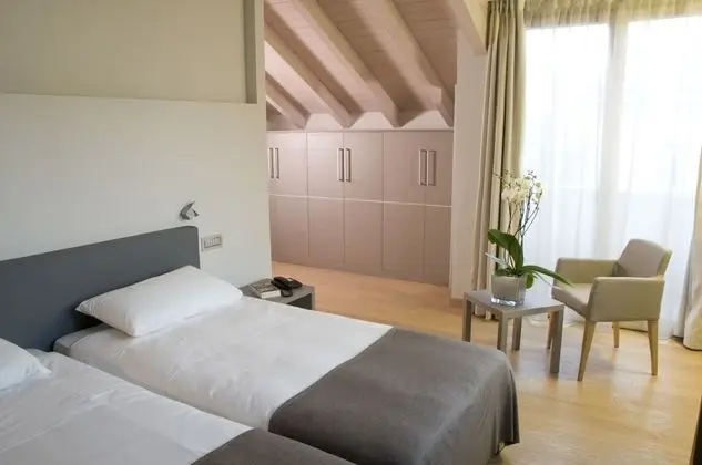 Superior Tek Büyük veya İki Ayrı Yataklı Oda