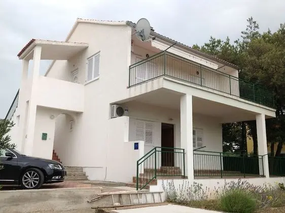Apart Daire (Dia - 200 m from beach - A2 gornji(4+)