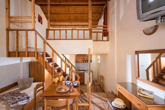 One Bedroom Apartment Split Level with Mountain View